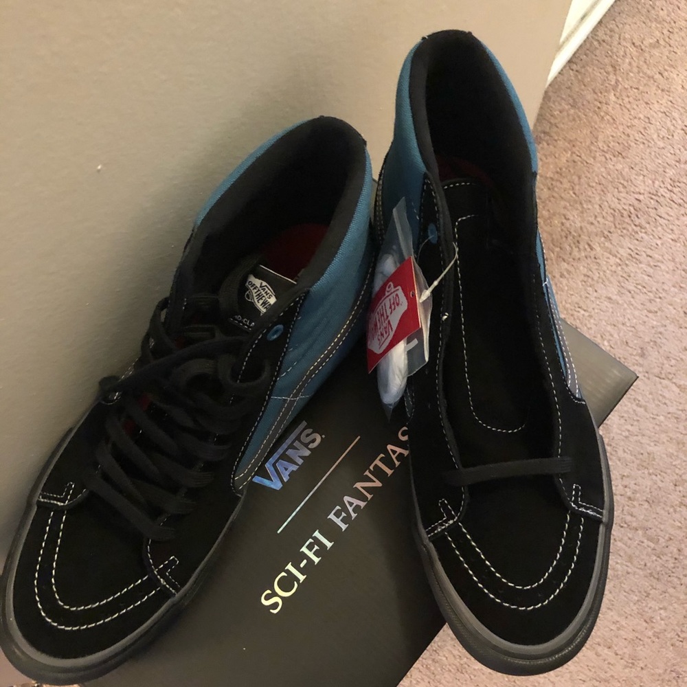Sci-fi Fantasy and Vans Jerry Hsu Shoe size 12